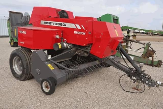 Image of Massey Ferguson 1840 equipment image 1