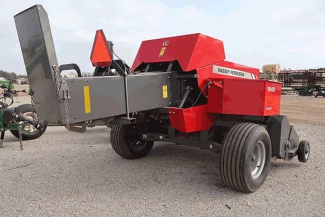 Image of Massey Ferguson 1840 equipment image 3