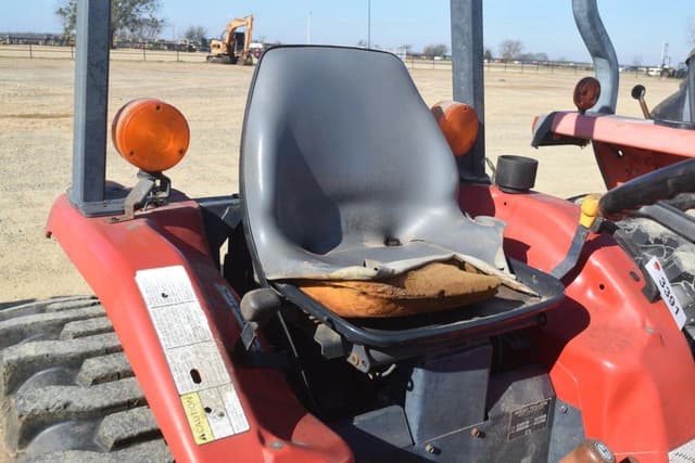 Image of Massey Ferguson 1428 equipment image 4