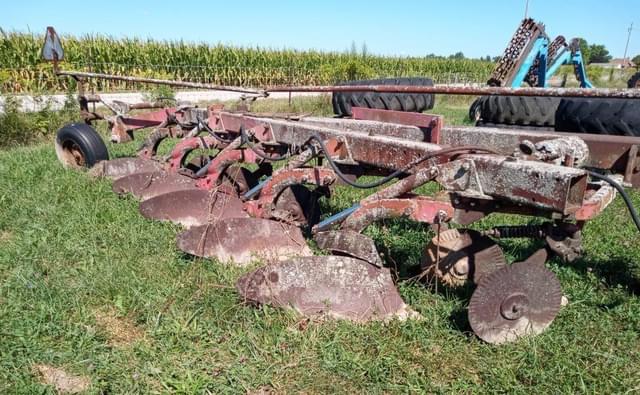 Image of Massey Ferguson 880 equipment image 3