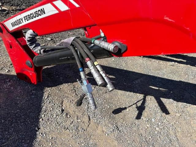 Image of Massey Ferguson 941X equipment image 2