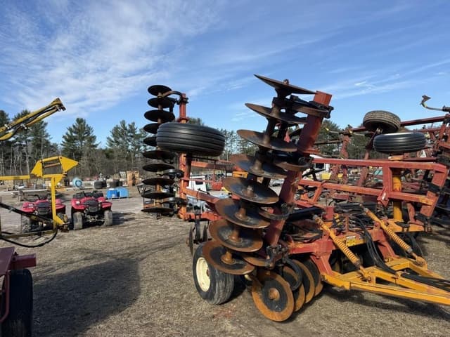 Image of Massey Ferguson 580 equipment image 4