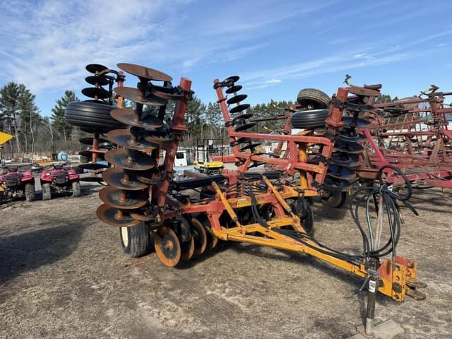 Image of Massey Ferguson 580 equipment image 3