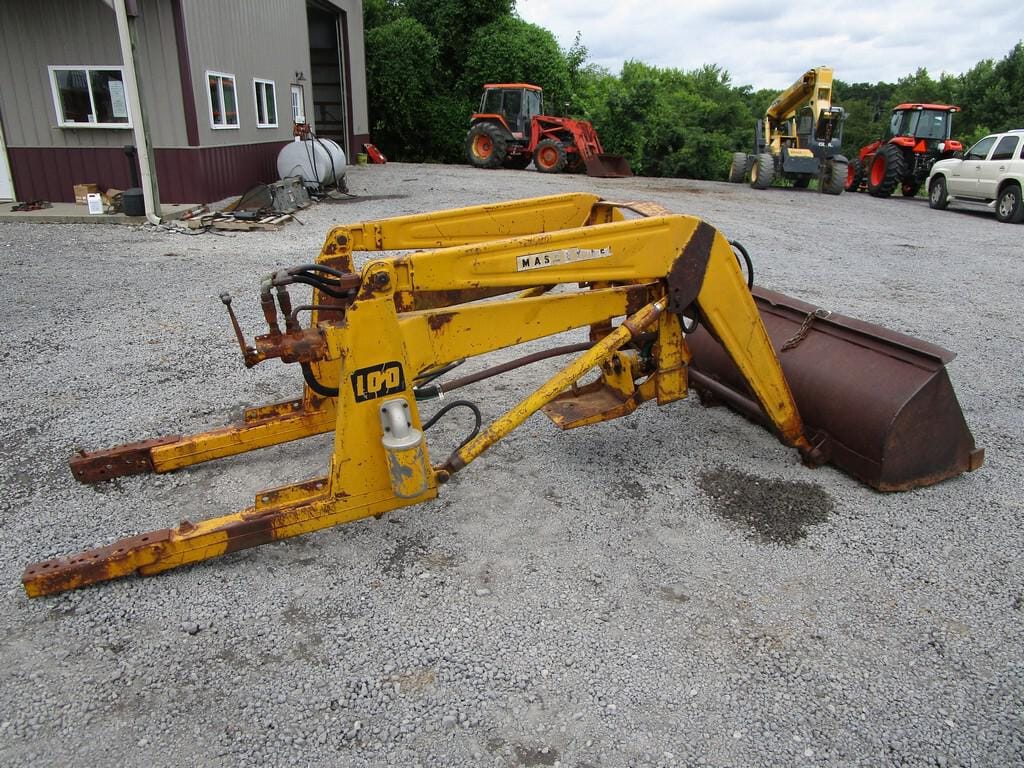Main image Massey Ferguson 100