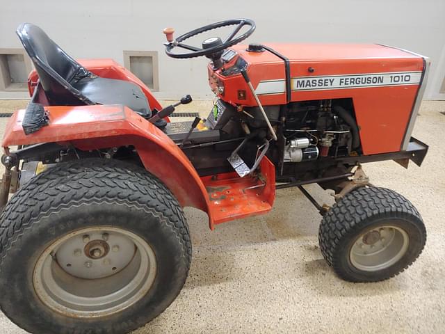 Image of Massey Ferguson 1010 equipment image 4