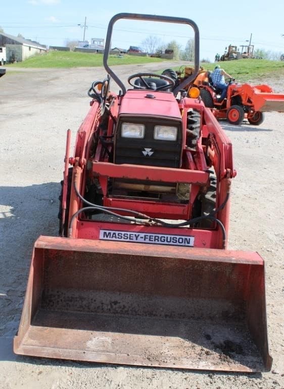 Image of Massey Ferguson 1020 equipment image 4