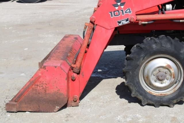 Image of Massey Ferguson 1020 equipment image 3