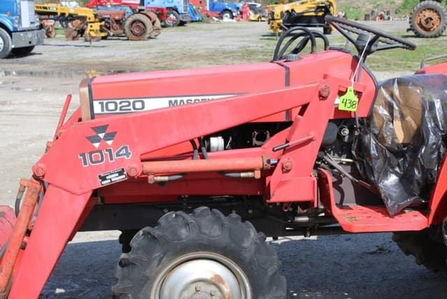 Image of Massey Ferguson 1020 equipment image 2