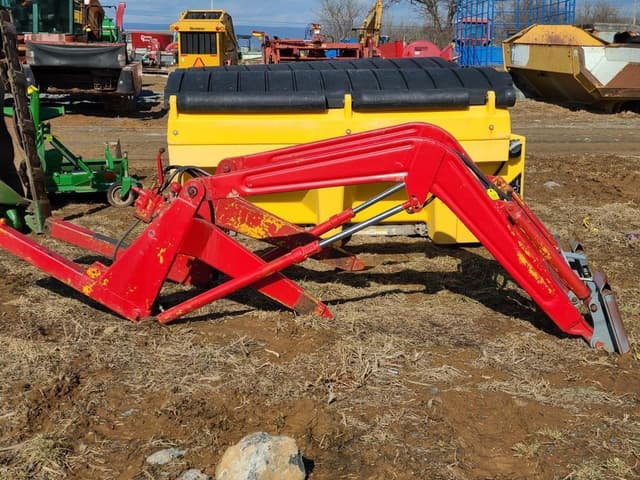 Image of Massey Ferguson 102 equipment image 1