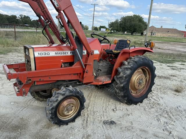 Image of Massey Ferguson 1030 equipment image 4