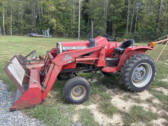 Image of Massey Ferguson 1030 Image 0