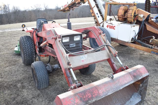Image of Massey Ferguson 1030 equipment image 4