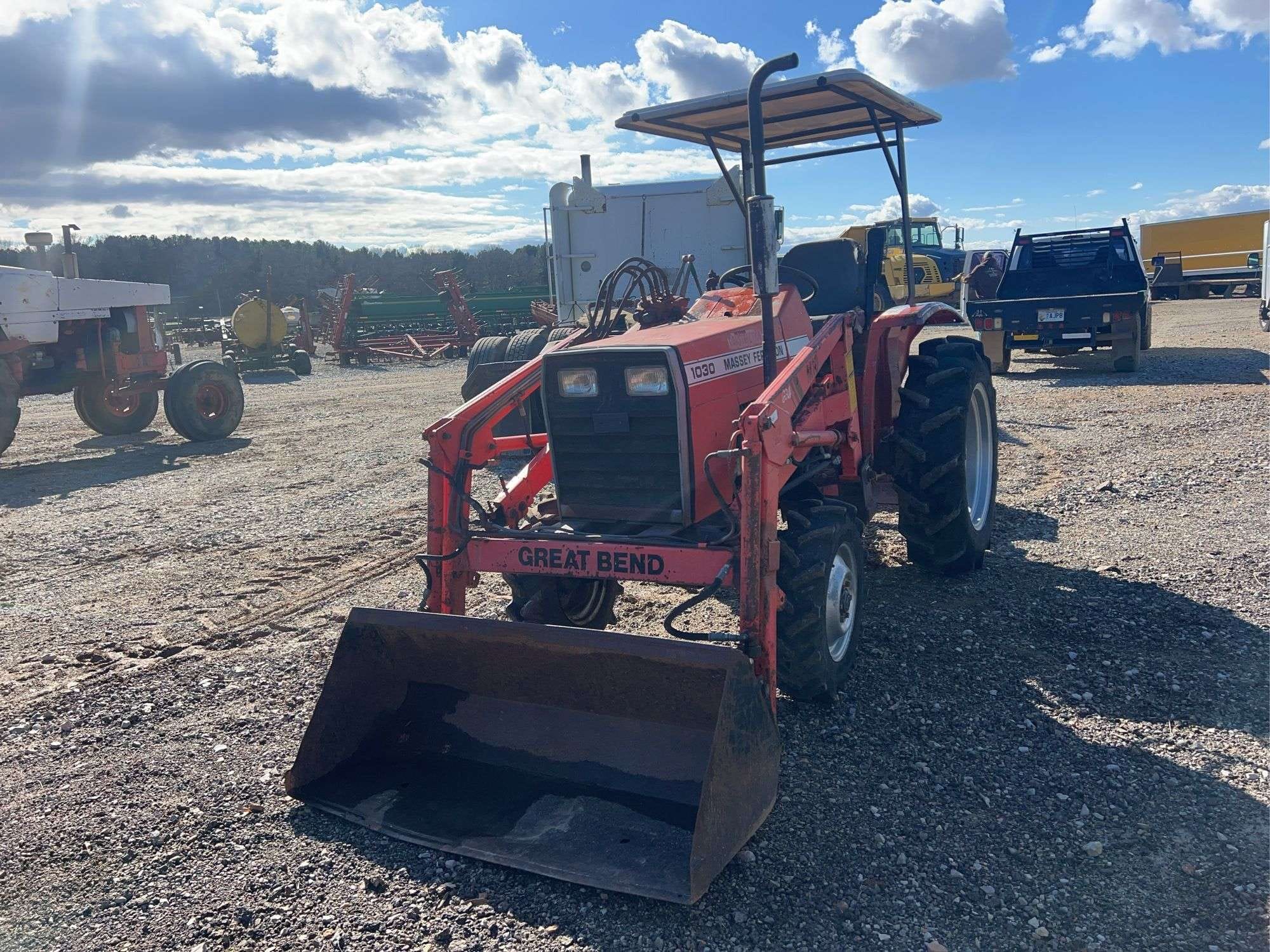 Massey Ferguson 1030 Equipment Image0