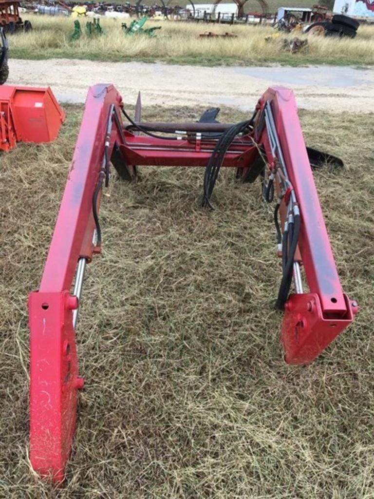 Massey Ferguson 1038 Equipment Image0