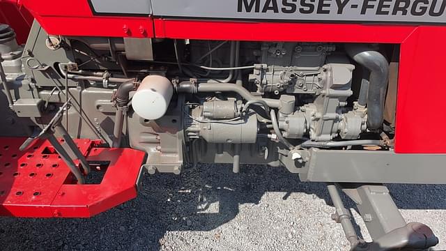 Image of Massey Ferguson 1040 equipment image 4