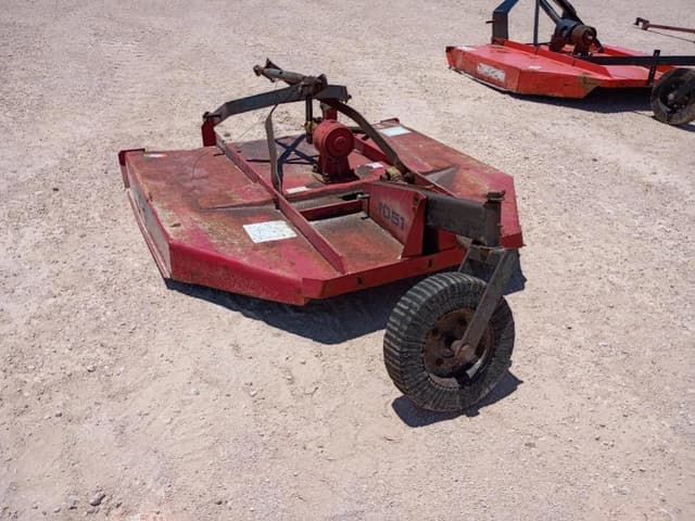 Image of Massey Ferguson 1051 equipment image 2