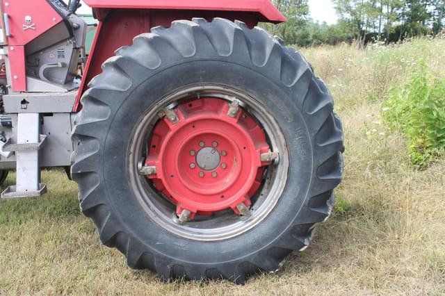 Image of Massey Ferguson 1085 equipment image 4