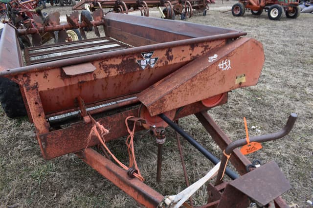 Image of Massey Ferguson 110 equipment image 4