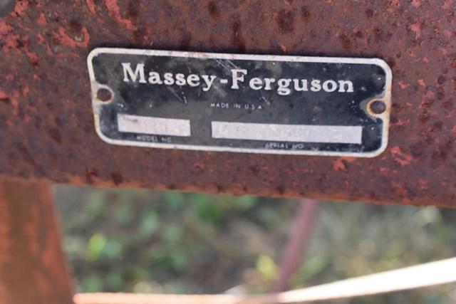 Image of Massey Ferguson 110 equipment image 4