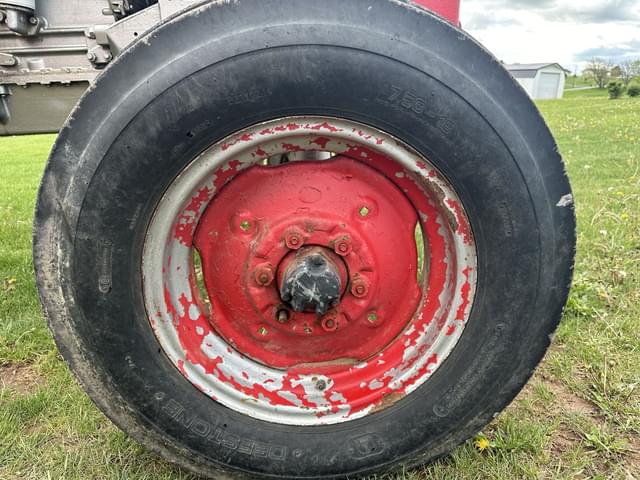 Image of Massey Ferguson 1100 equipment image 4