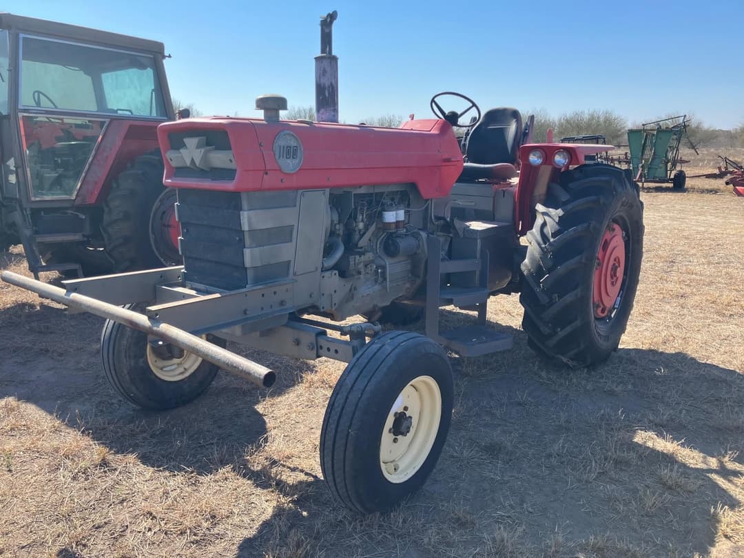 Image of Massey Ferguson 1100 Primary image