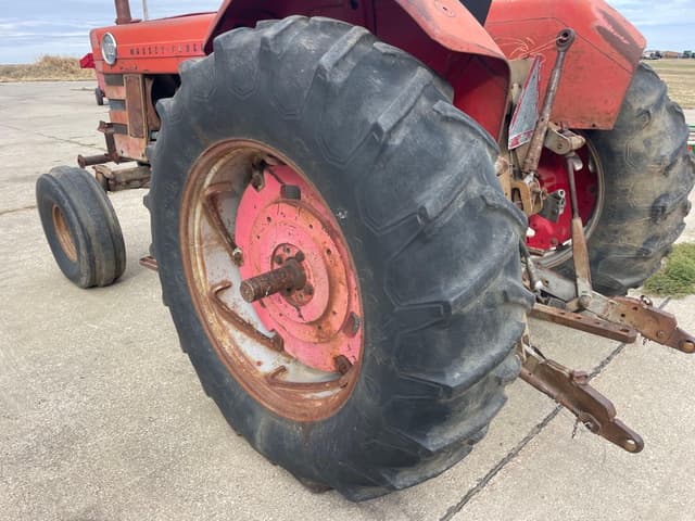 Image of Massey Ferguson 1100 equipment image 4