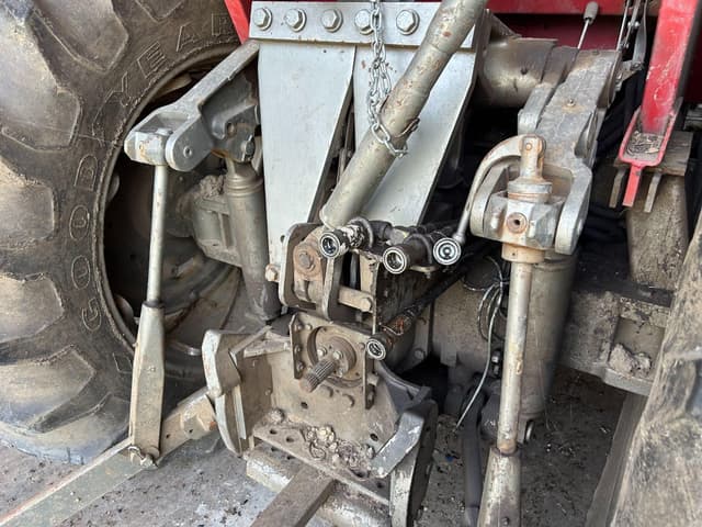 Image of Massey Ferguson 1105 equipment image 4