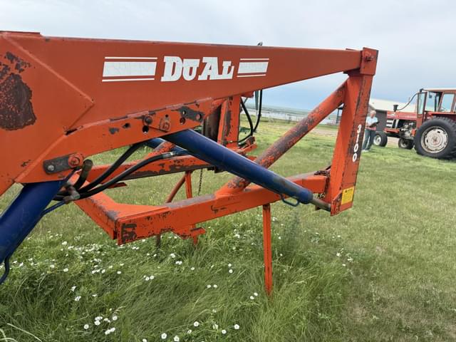 Image of Massey Ferguson 1130 equipment image 4