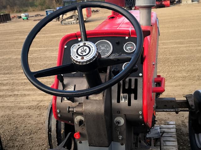 Image of Massey Ferguson 1130 equipment image 4