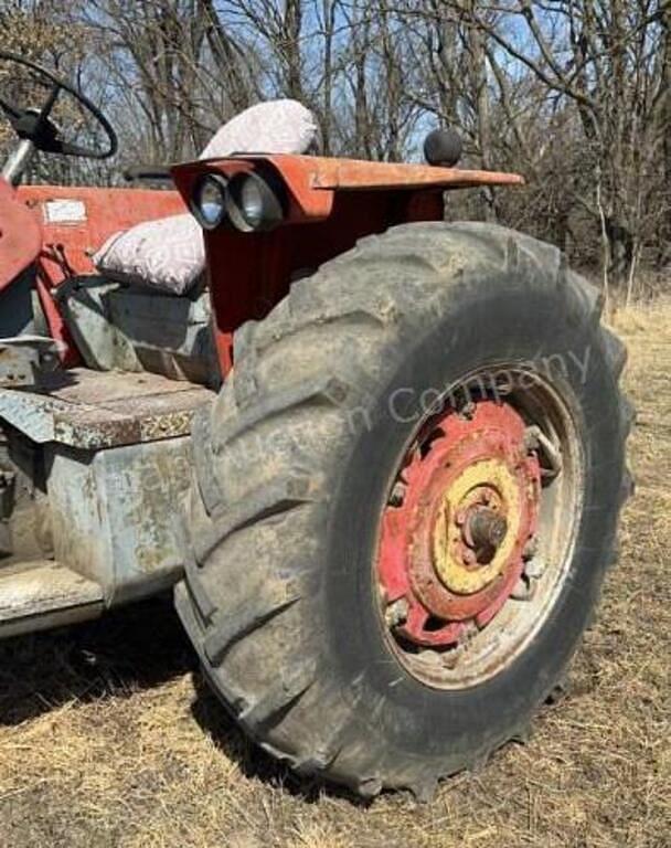 Image of Massey Ferguson 1130 equipment image 4