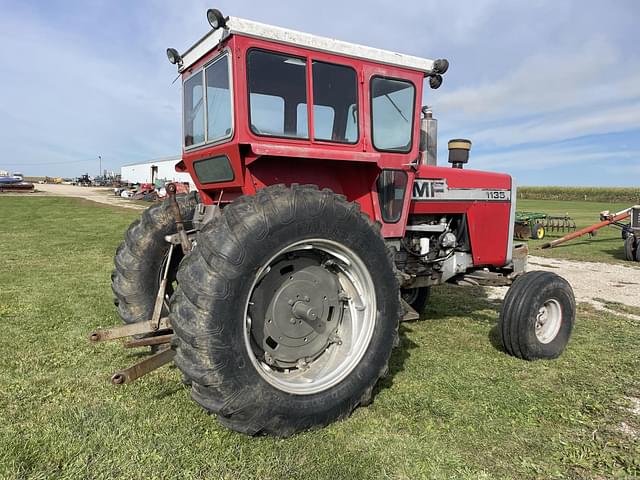 Image of Massey Ferguson 1135 equipment image 2