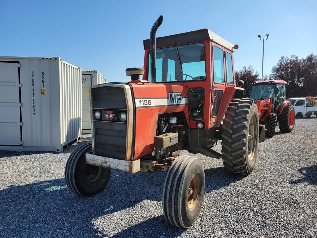 Massey Ferguson 1135 Equipment Image0
