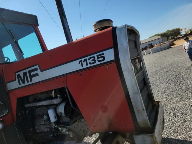 Image of Massey Ferguson 1135 equipment image 3