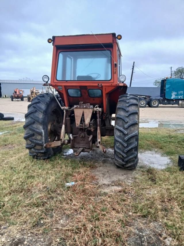 Image of Massey Ferguson 1135 equipment image 2