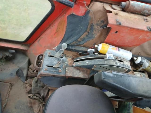 Image of Massey Ferguson 1135 equipment image 4