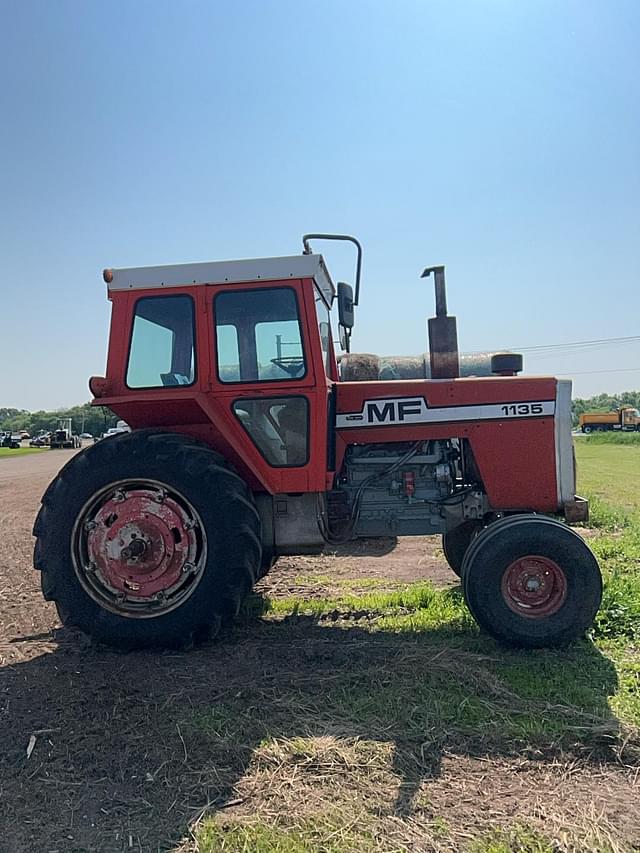 Image of Massey Ferguson 1135 equipment image 2