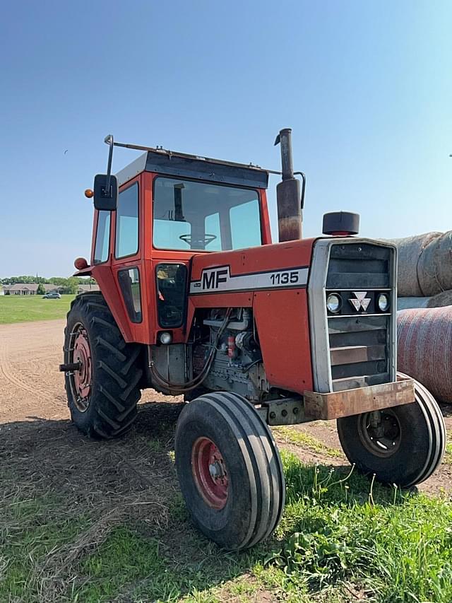 Image of Massey Ferguson 1135 equipment image 1