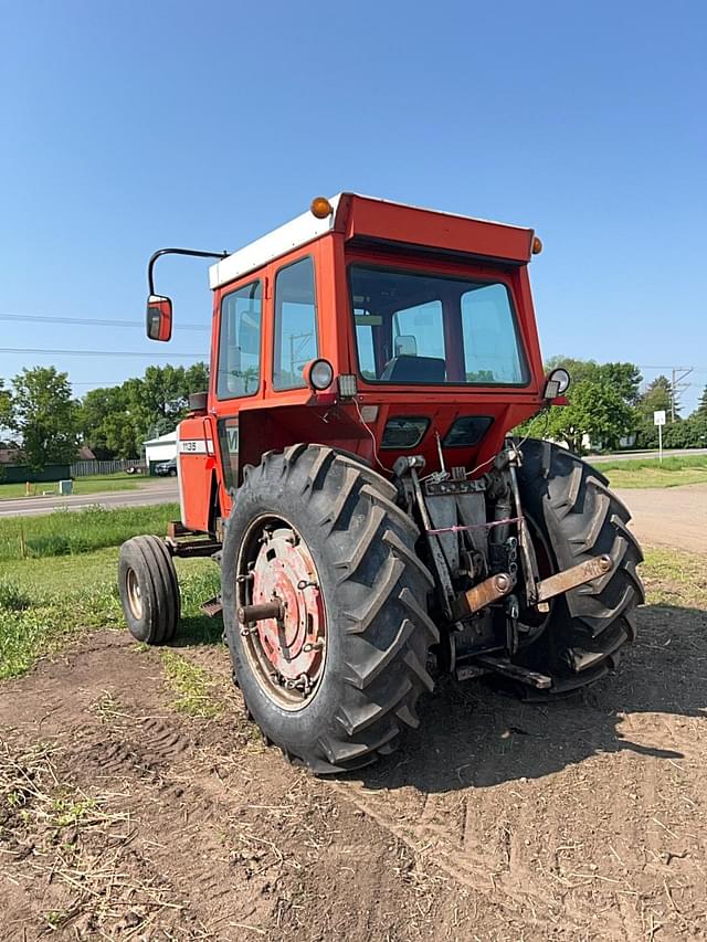Image of Massey Ferguson 1135 equipment image 4