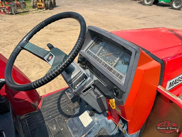 Image of Massey Ferguson 1180 equipment image 4