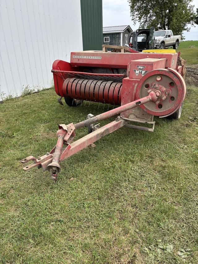 Image of Massey Ferguson 12 equipment image 2