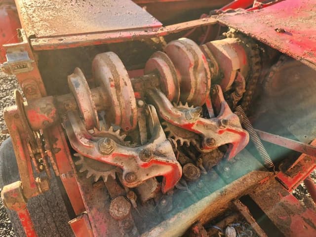 Image of Massey Ferguson 12 equipment image 4