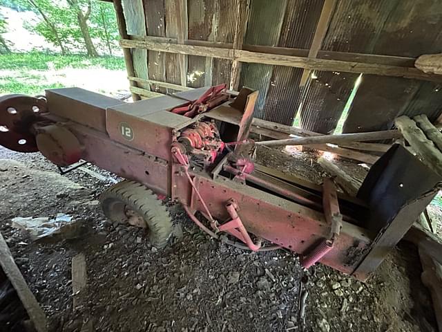 Image of Massey Ferguson 12 equipment image 2