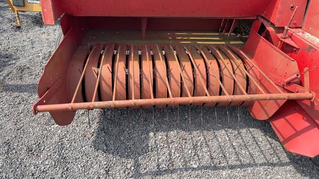 Image of Massey Ferguson 120 equipment image 2