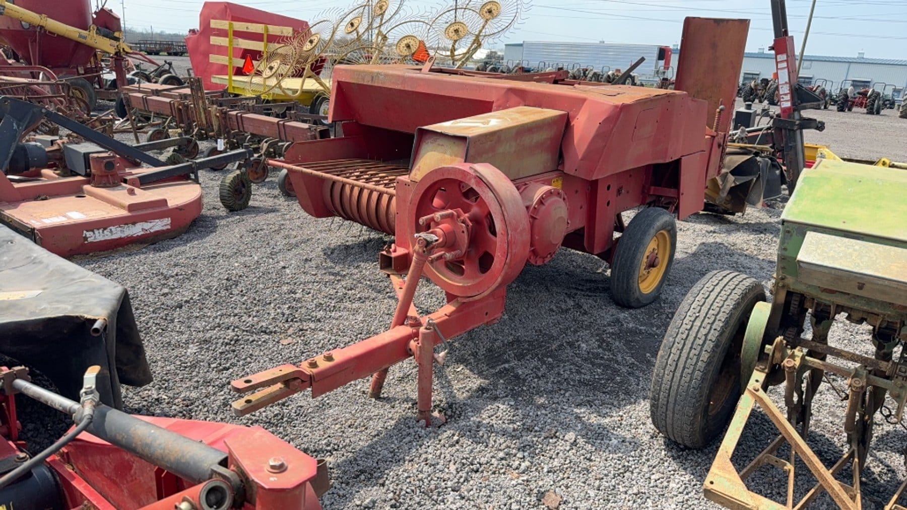 Massey Ferguson 120 Equipment Image0