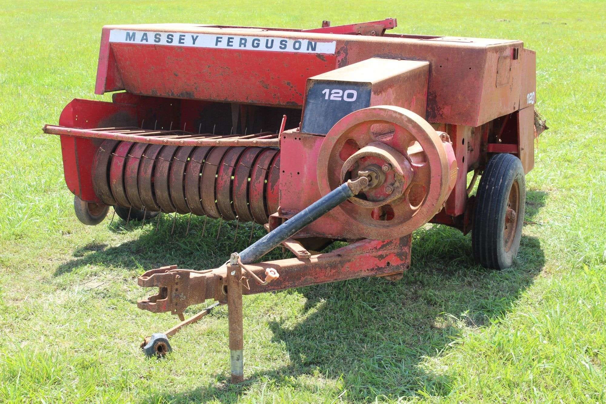 Massey Ferguson 120 Equipment Image0