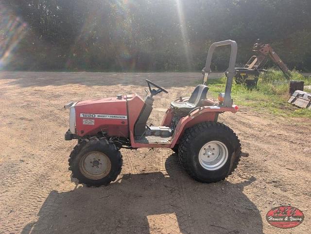 Image of Massey Ferguson 1220 equipment image 4