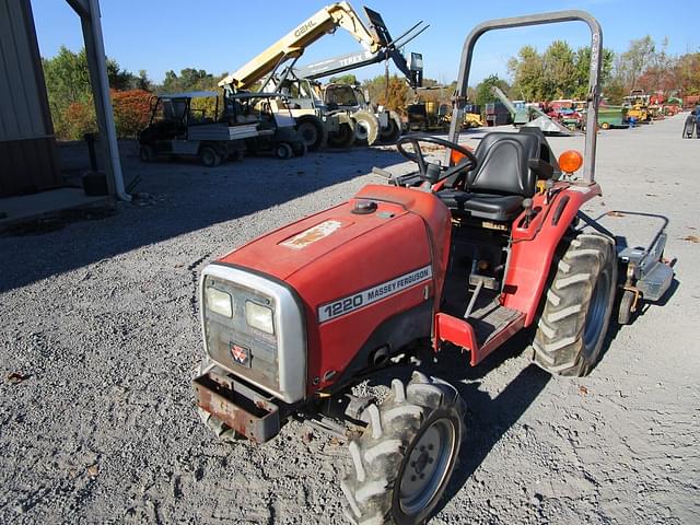 Image of Massey Ferguson 1220 equipment image 1