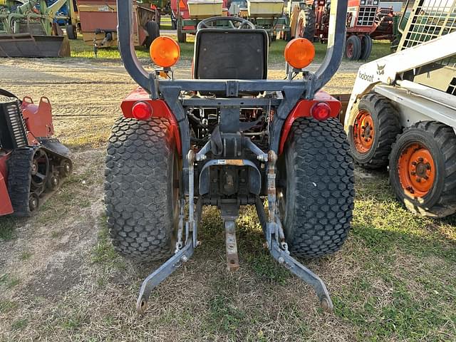 Image of Massey Ferguson 1225 equipment image 4