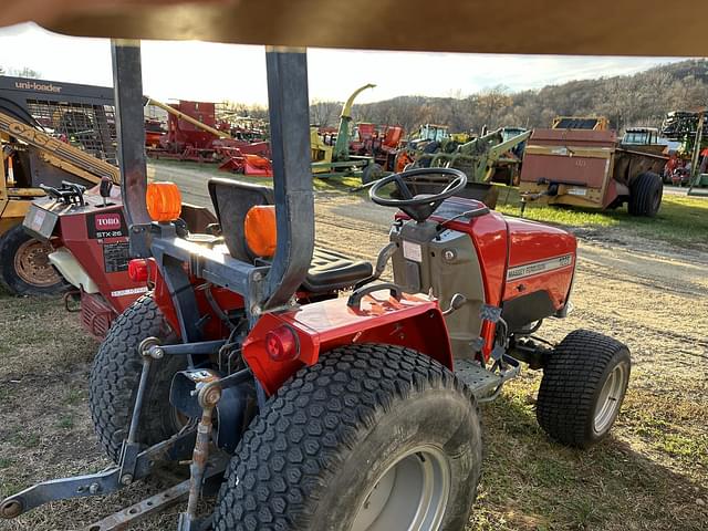 Image of Massey Ferguson 1225 equipment image 3