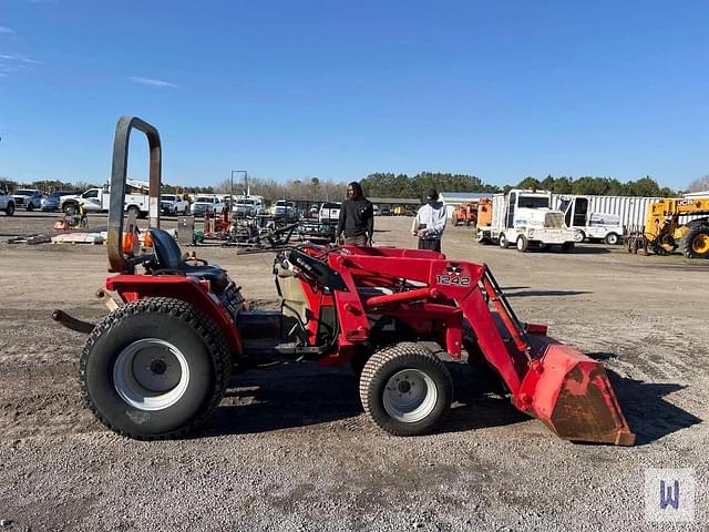 Image of Massey Ferguson 1225 equipment image 4